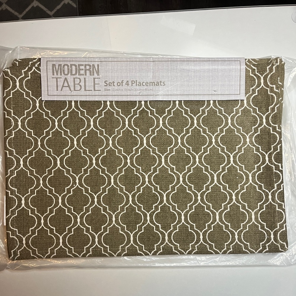 Set of 4 NEW Placemats - heavy duty, Moroccan theme 13”x19” rectangular
